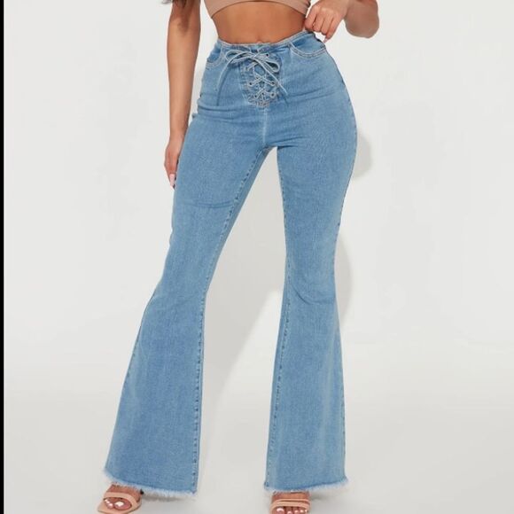NWT Fashion Nova Laguna Beach Lace Flare Up Jeans 7 medium wash bootcut wide leg - Picture 1 of 7